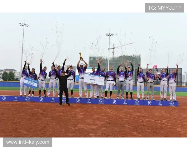 北京TMG慢投垒球队9-6击败中山熊猫队，夺“熊猫杯”全国总冠军